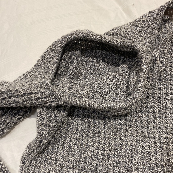 Stunning shoulder baring  grey sweater - Picture 2 of 5